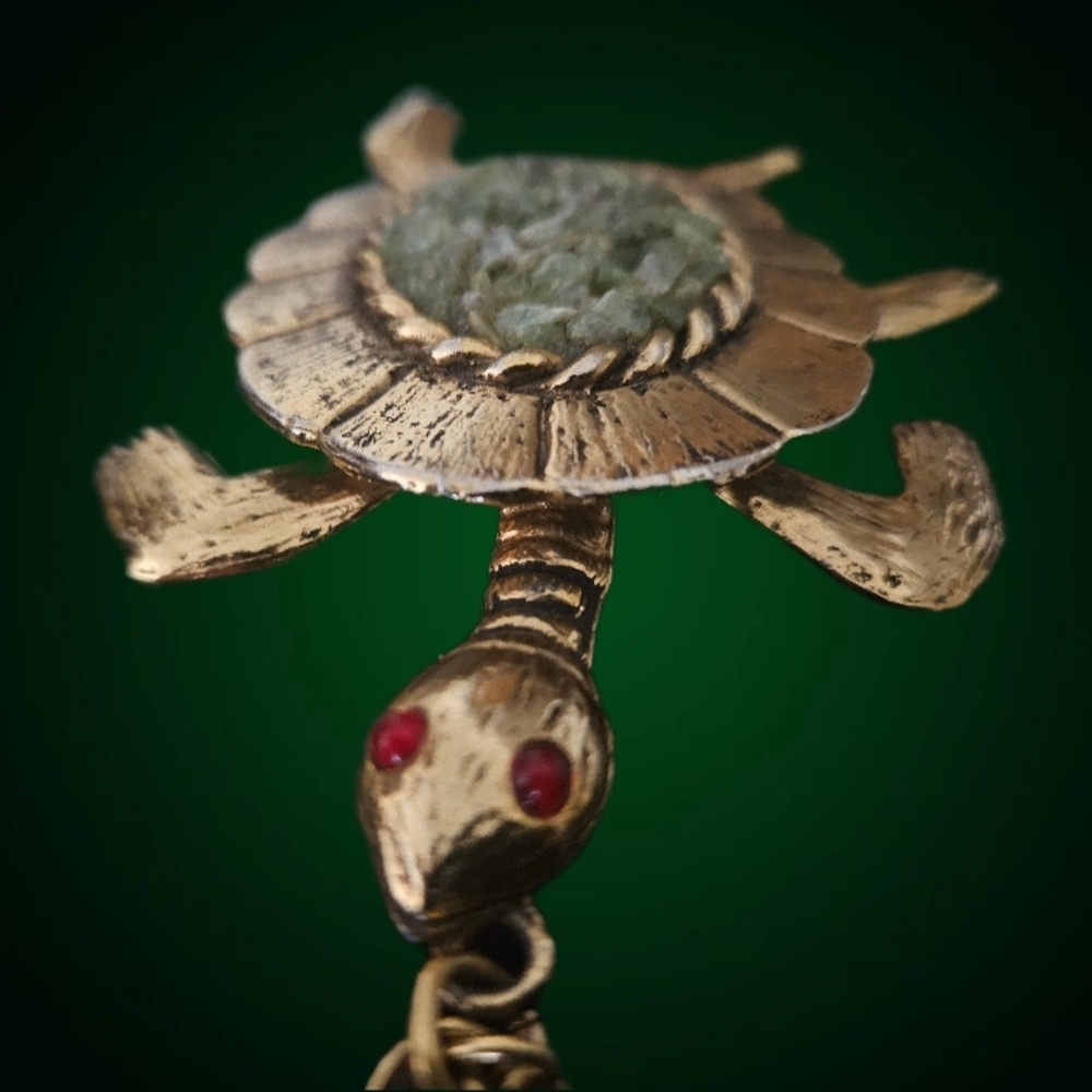 Gold & Jade chips Vintage Large Articulated Turtle Pendant with chain/necklace.